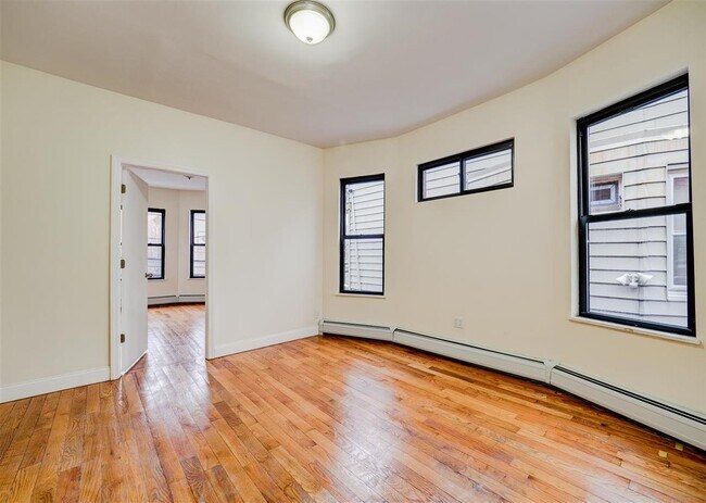 Foto del edificio - 852 West Side Ave