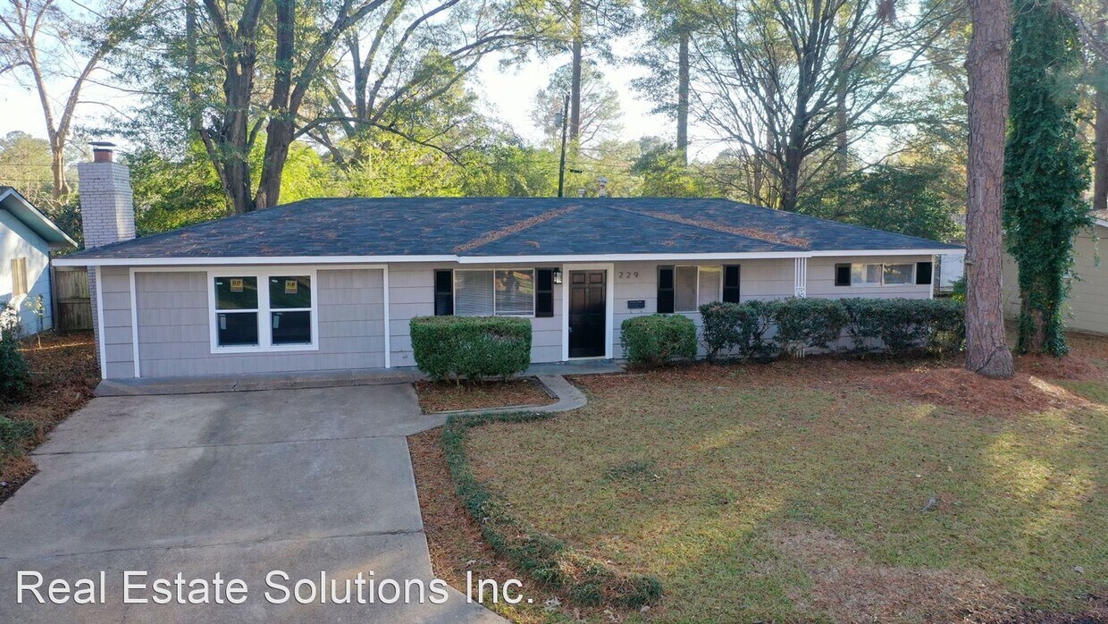 4 br, 1.5 bath House 229 Glenside Drive House for Rent in Jackson