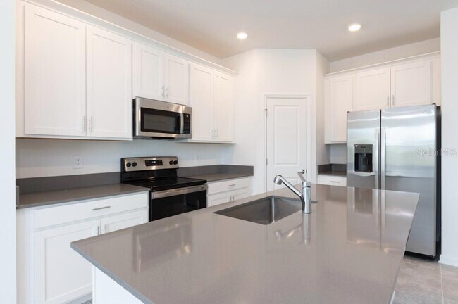 Building Photo - 175 Aces High Ln