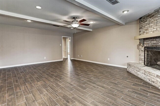 Building Photo - 6031 Cerritos Dr