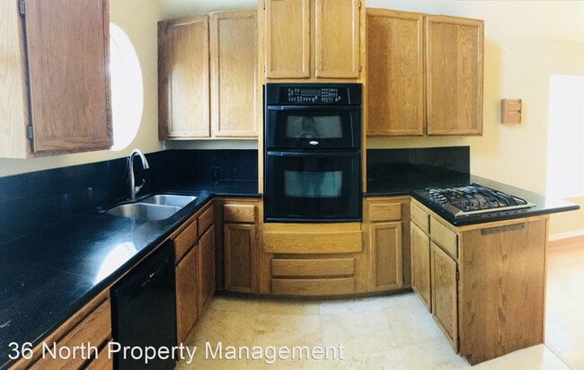 Building Photo - 10 Calera Canyon Rd