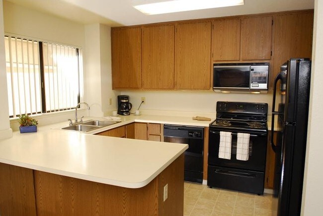 Building Photo - 2821 Lou Ann Dr