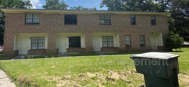 Primary Photo - 10914 Queen Ann Ct