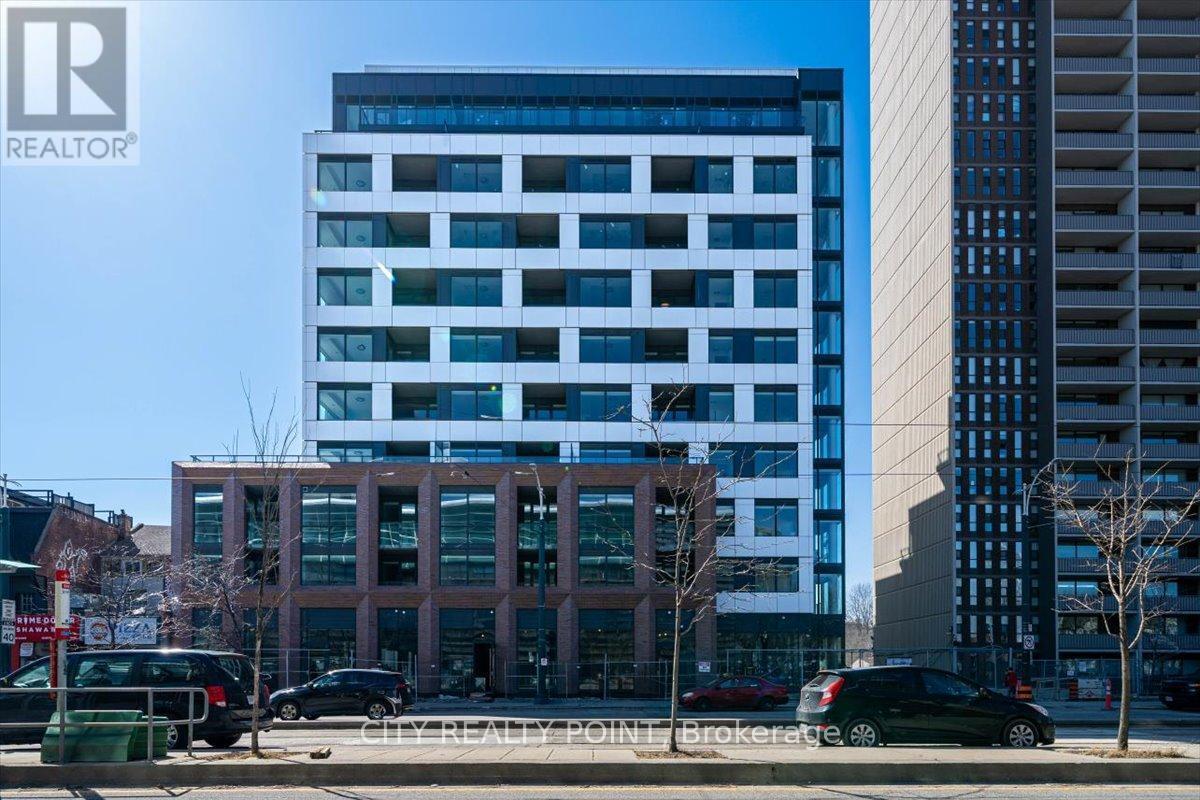 Photo principale - 664-664 Spadina Ave.