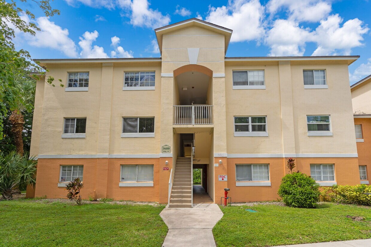 Foto principal - 3680 N 56th Ave
