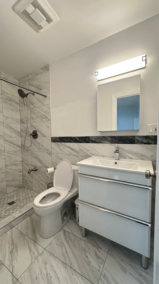 Building Photo - 5716 N Campbell Ave