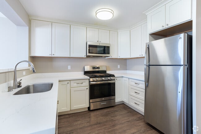 Interior Photo - Hillside Terrace