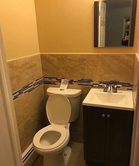 Foto del edificio - "Charming 3-Bedroom Oasis with 2 Full Bath...
