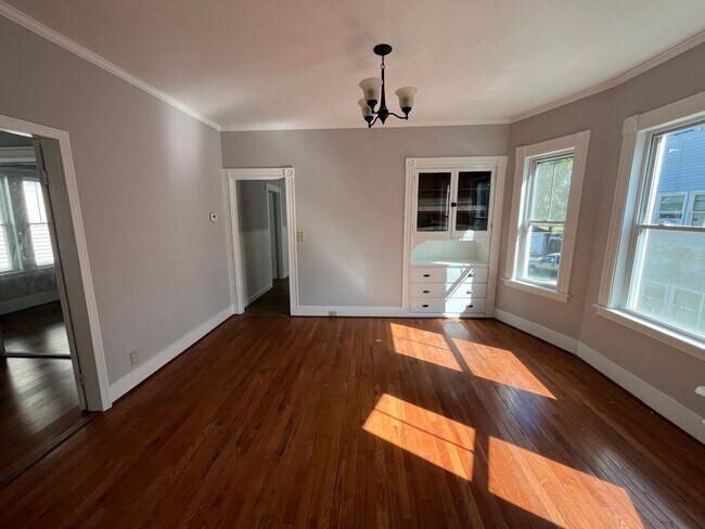 Foto del edificio - Large 3 bedroom 1 bathroom apartment North Andover