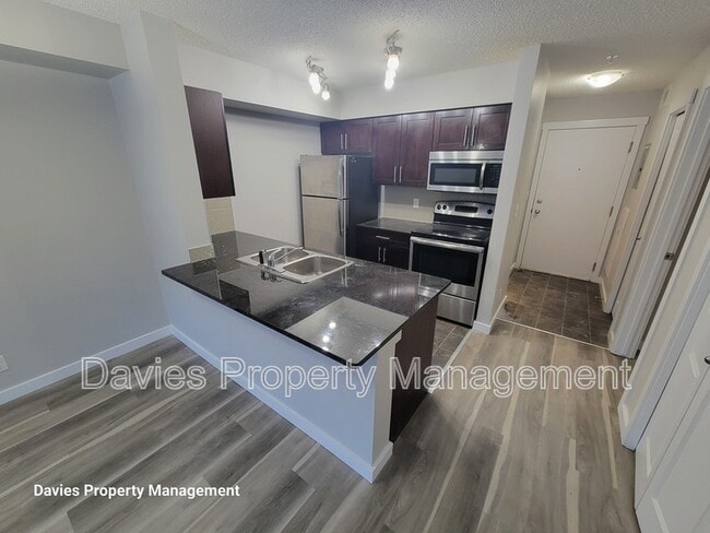 Building Photo - 3211 James Mowatt Trail SW