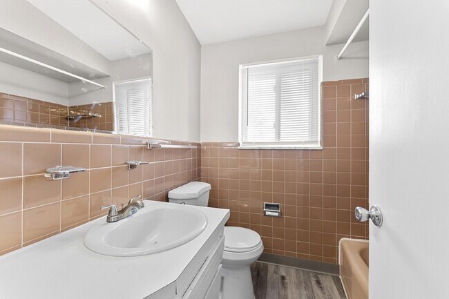 Foto del edificio - 24575 Kelly Rd