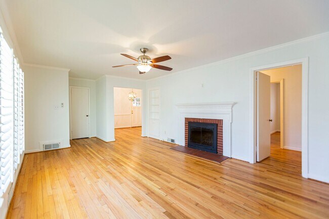 Foto del edificio - Charming 4bd 2ba in Channing Valley