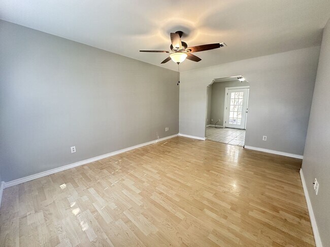 Building Photo - $500 OFF MOVE IN SPECIAL-SOUTH BOSSIER IN ...