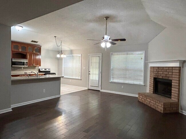 Building Photo - 1117 Dove Hollow Cir W