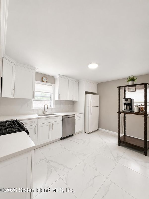 Foto del edificio - 247 Hillcrest St