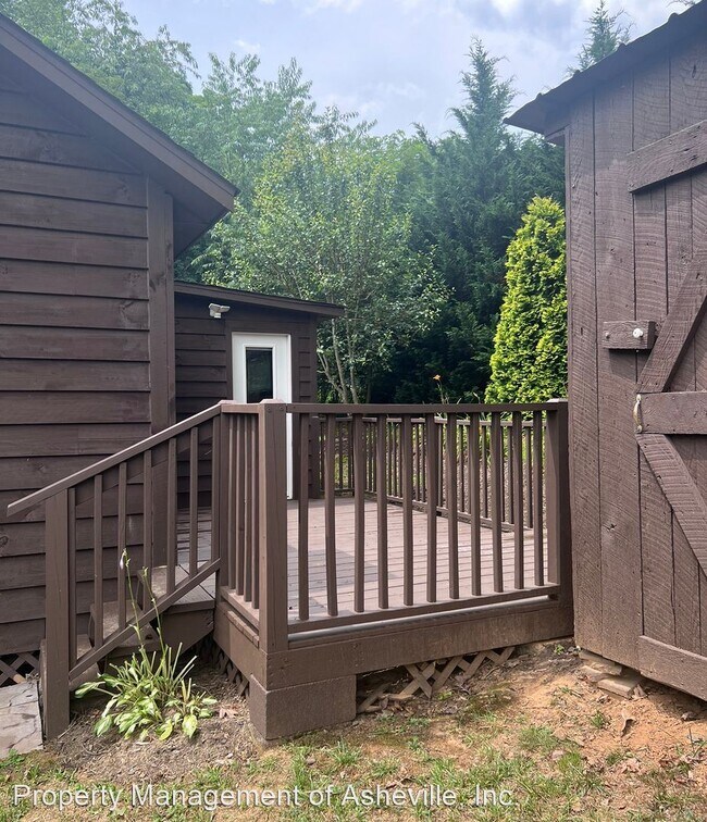 Building Photo - 2 br, 1 bath House - 23 McDonald Rd