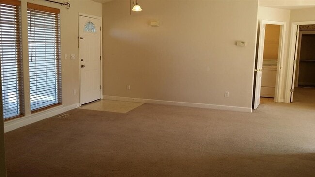 Building Photo - Boise, 3Bd/2Bth/2Car, 1332 Sqft,