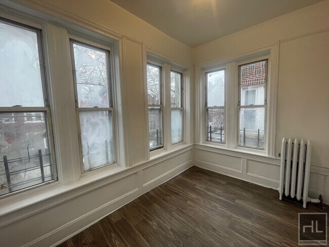 Foto del edificio - WILLIAMS AVENUE