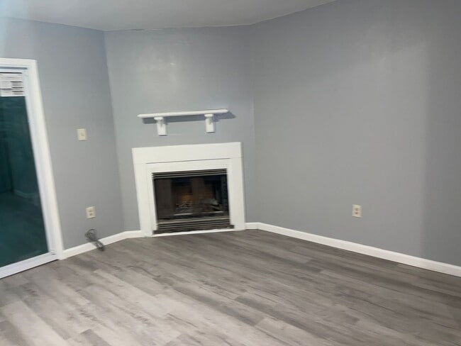 Building Photo - 1717 Jade Ave