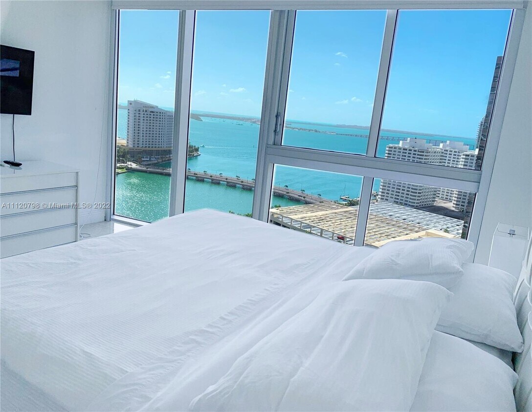 Primary Photo - 485 Brickell Ave