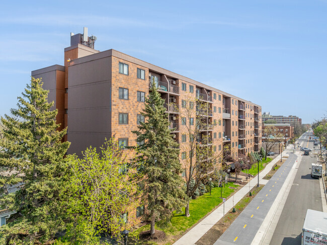 Building Photo - Tree Tops Apartments