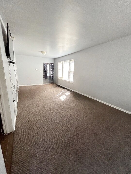 Foto del edificio - 11833 S Perry Ave