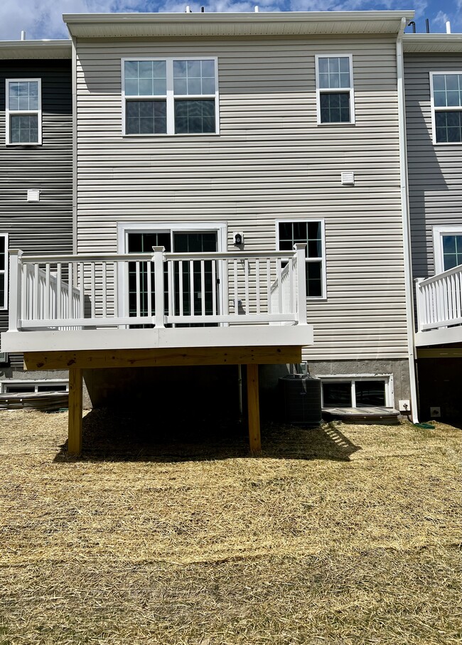 Building Photo - 108 Chase Ln