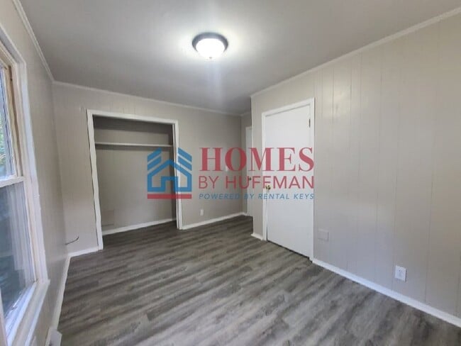 Foto del edificio - Three Bedroom Duplex | Off-Street Parking