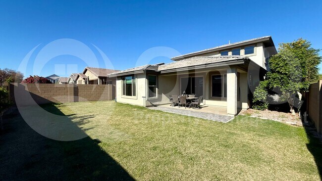 Foto del edificio - 14419 W Charter Oak Rd