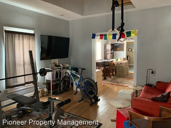 Building Photo - 2 br, 2 bath House - 207 N Indiana