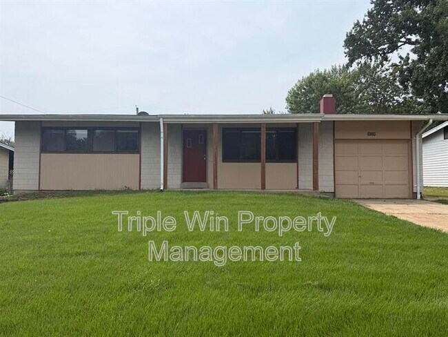 Building Photo - 10319 Varnum Dr
