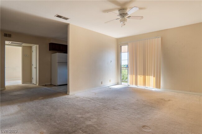 Foto del edificio - 4310 Sandy River Dr