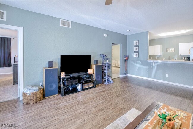 Building Photo - 1040 Hancock Creek S Blvd