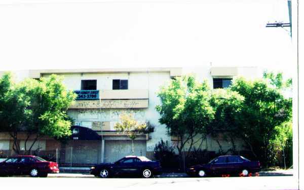 Foto del edificio - Tarzana Courtyard