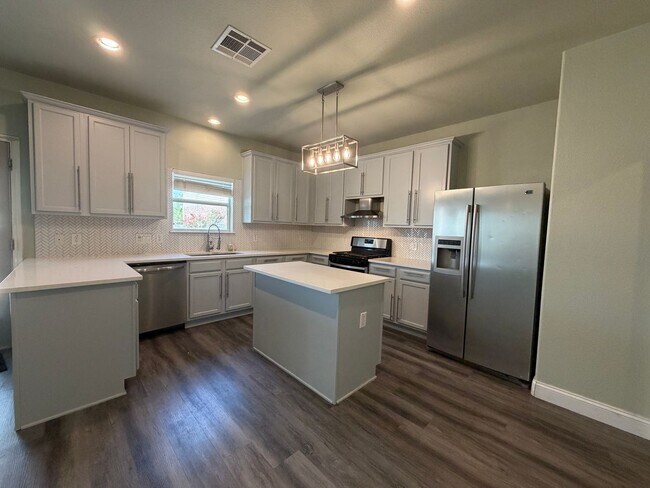 Building Photo - 3604 Sandy Brook Dr
