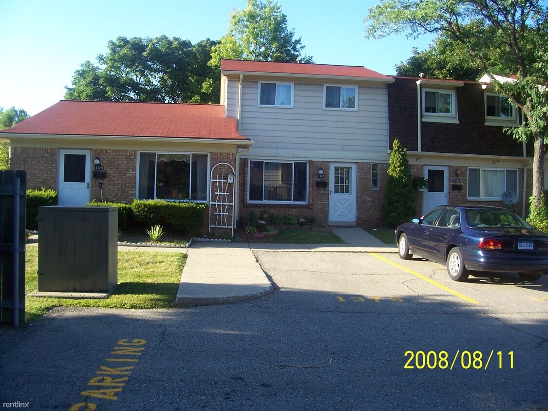 Primary Photo - 2 br, 1.5 bath Condo - 1381 Laurel Valley Dr