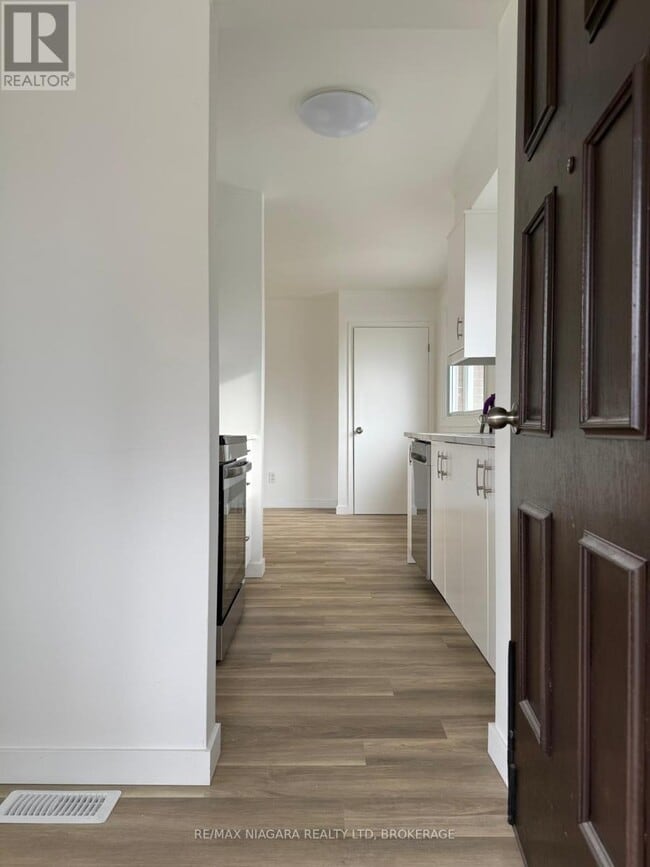 Building Photo - 8006 Paddock Trail Dr