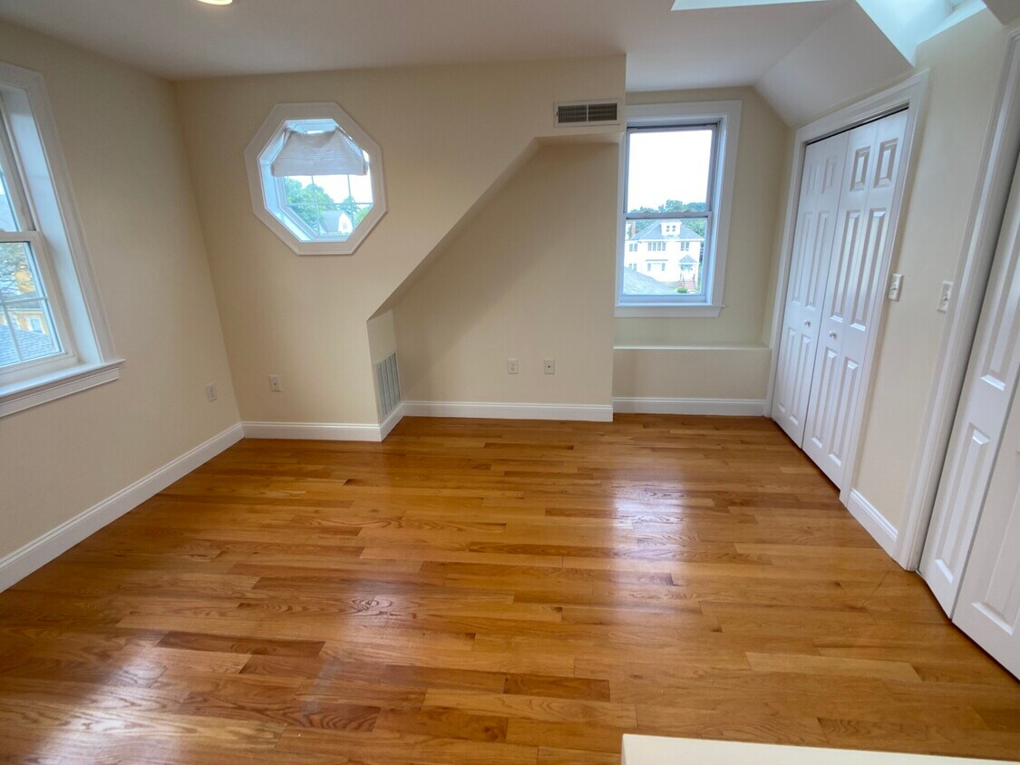 9 Winthrop Ct, Medford, MA 02155 Townhouse for Rent in Medford, MA