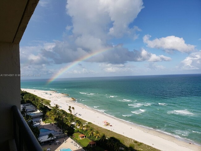 Foto del edificio - 2555 Collins Ave