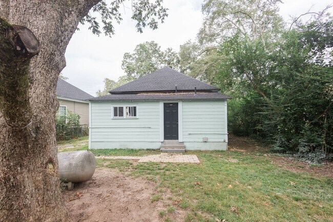 Building Photo - 526 N 17th St