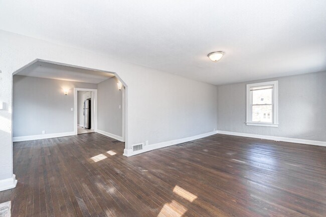 Building Photo - COMING SOON! 3 Bed 2 Bath Independence hom...