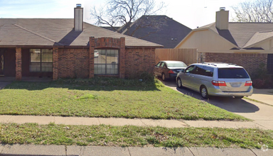 Building Photo - 3016 Post Oak Dr