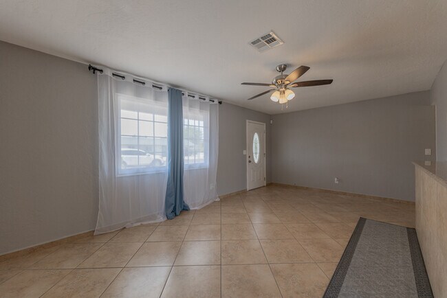 Building Photo - 11419 N 58th Ave