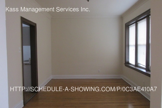 Building Photo - 6319 S California Ave