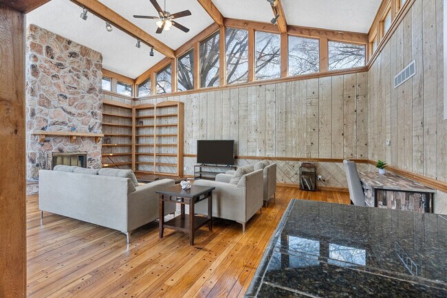 Building Photo - 5342 Chatfield Dr