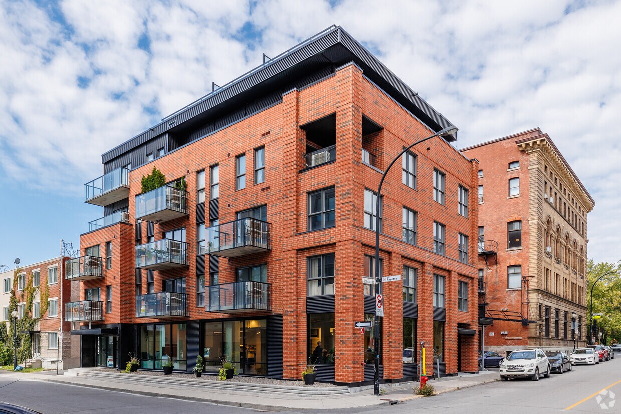 Building Photo - 408 Rue Des Seigneurs