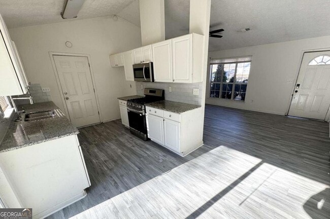 Building Photo - 2119 Briar Glen Ln SW