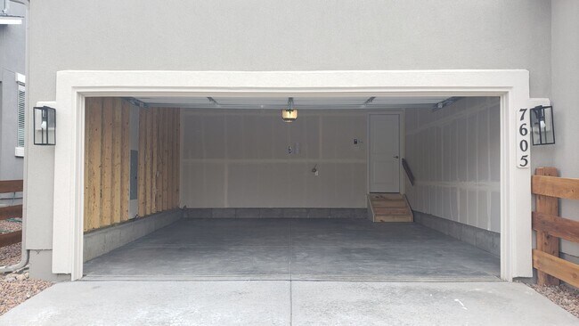 Foto del edificio - Brand New Build 3Br/2Ba Rancher in Indigo ...