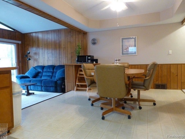 Building Photo - 30229 Gruenburg Dr