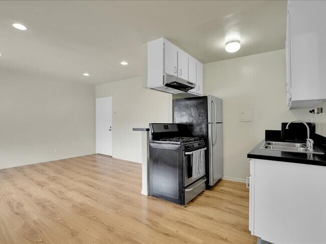Foto del edificio - 4358 Berryman Ave